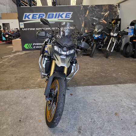 Voge 900 DSX occasion de face